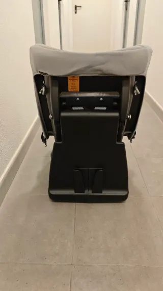 Silla de coche Chicco roja y gris