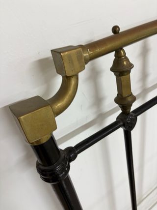 Cama antigua hierro y latón