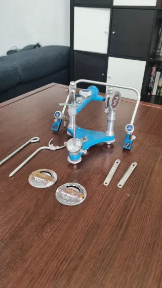 Arco Facial y Articulador Dental Dentatus