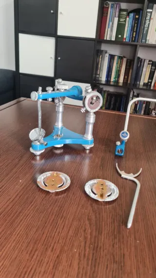 Arco Facial y Articulador Dental Dentatus