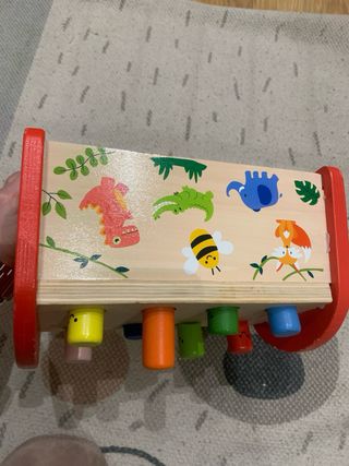 Juguete de golpear de madera con martillo