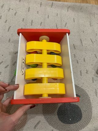 Juguete de golpear de madera con martillo