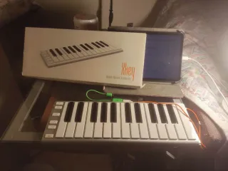 Teclado Maestro CME Xkey 25