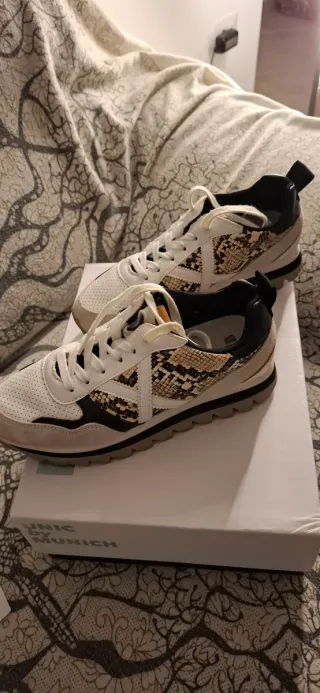 Scarpe donna Munich modello Ripple27