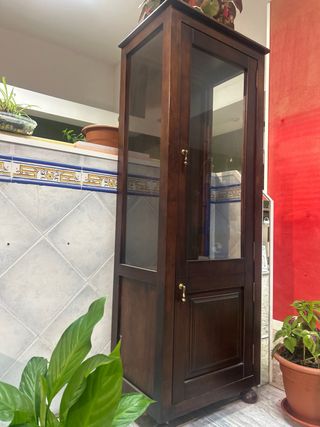 Mueble auxiliar madera nogal con cristal