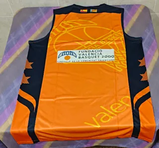 Camiseta del Valencia Basket Talla XXL