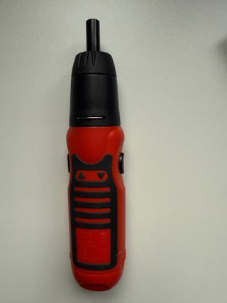 Atornillador BLACK+DECKER 6V con 19 puntas