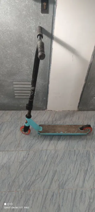 Patinete acrobático azul