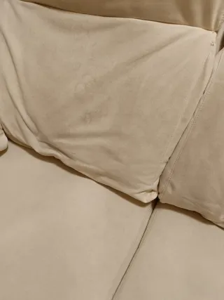 Sofá de dos plazas color crema REGALO URGENTE