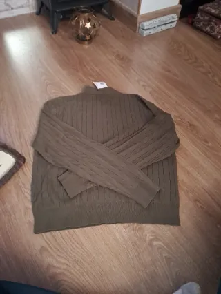 Jersey verde oliva con botones