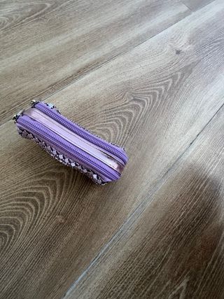 Monedero plateado y morado