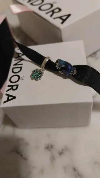 2 Charms Pandora Trébol y Geco