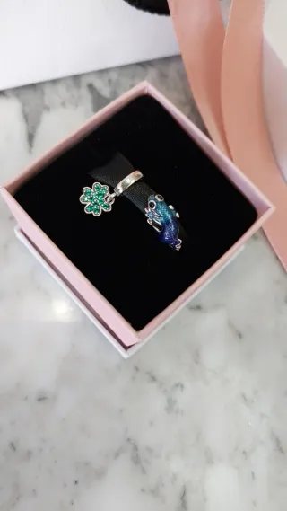 2 Charms Pandora Trébol y Geco