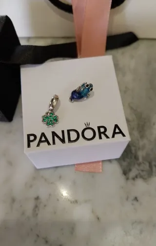 2 Charms Pandora Trébol y Geco