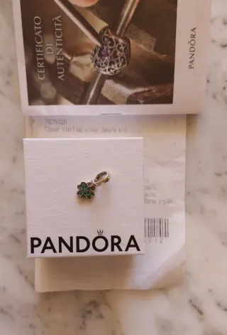 2 Charms Pandora Trébol y Geco