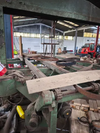 Sierra de cinta industrial