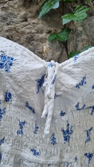 Mono H&M floral blanco y azul Talla 42