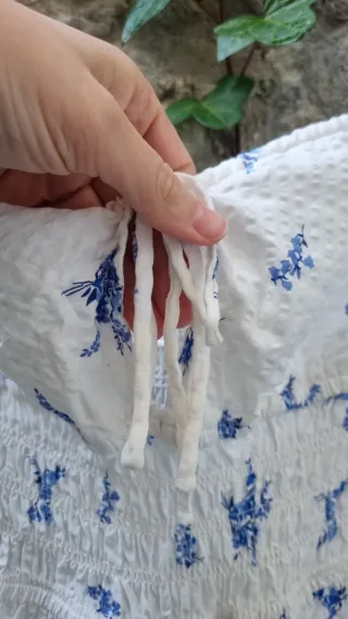 Mono H&M floral blanco y azul Talla 42