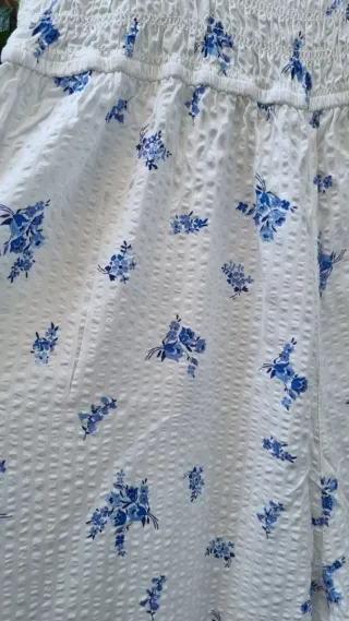 Mono H&M floral blanco y azul Talla 42