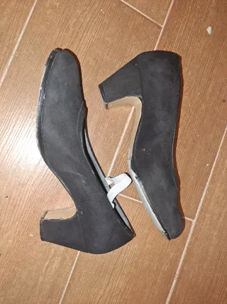 Zapatos de flamenco ante