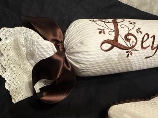 Cojín antivuelco y cojín nombre Leyre. Nuevos