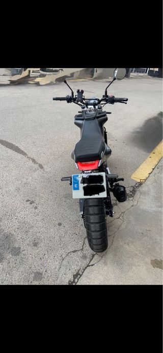 Husqvarna Svartpilen 125cc COMO NUEVA