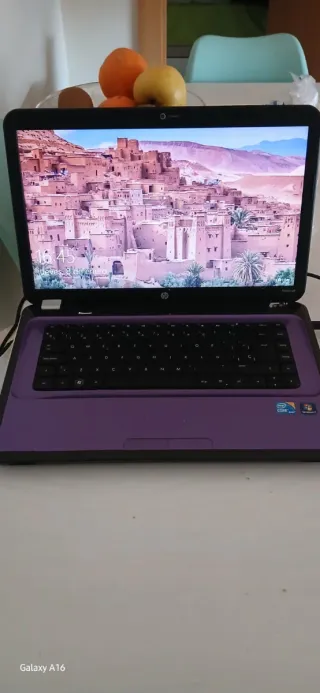Ordenador HP Morado