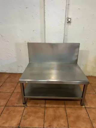 Mesa de acero inoxidable baja