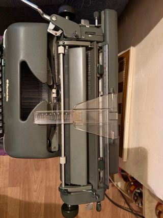 Máquina de escribir Olympia antigua