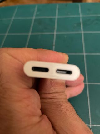 Adaptador Lightning a Auriculares y Carga