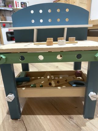 Banco de trabajo de juguete de madera
