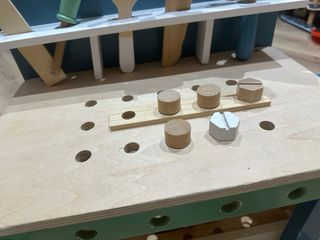 Banco de trabajo de juguete de madera
