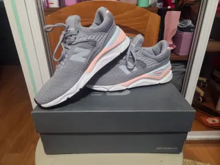 Zapatillas New Balance Gris y Rosa