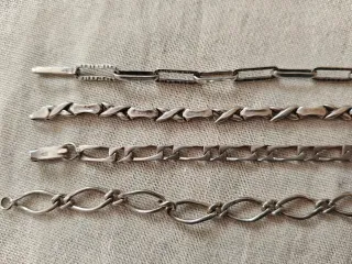 Pulseras plata  20-25€