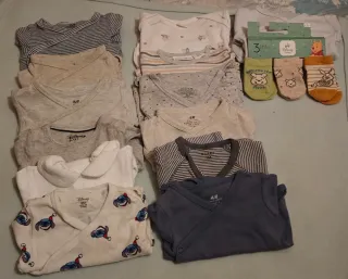 Lote 13 bodys bebé + calcetines Disney/H&M