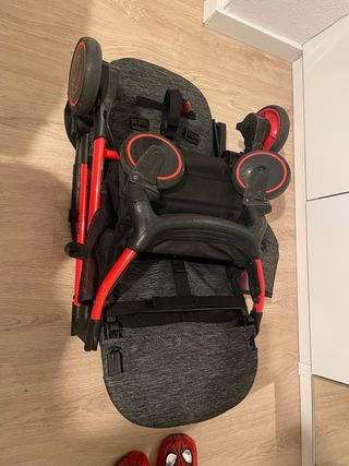 Silla de paseo Jane roja