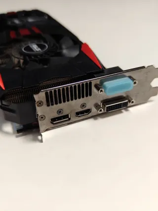 Tarjeta Gráfica Asus R9 280 (con Artifacts)