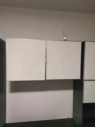 Mueble de salón modular blanco y negro