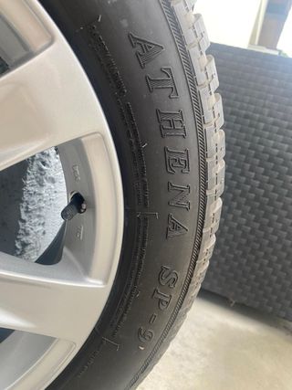 4 neumáticos nuevos con llantas precio negociable