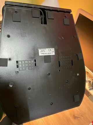 Thrustmaster T150 Volante y Pedales