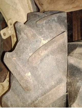 Neumaticos trelleborg 7.00-12