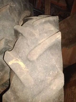 Neumaticos trelleborg 7.00-12