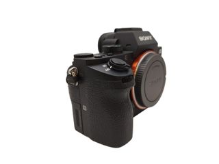 CÁMARA EVIL MIRRORLESS SONY ALPHA 7 II ILCE-7M2 24M (1700 DISPAROS) + CARGADOR + CAJA