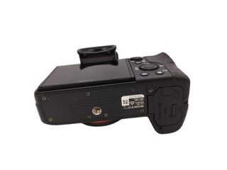 CÁMARA EVIL MIRRORLESS SONY ALPHA 7 II ILCE-7M2 24M (1700 DISPAROS) + CARGADOR + CAJA