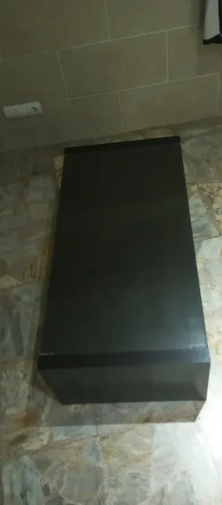 Mesa de centro negra con cristal