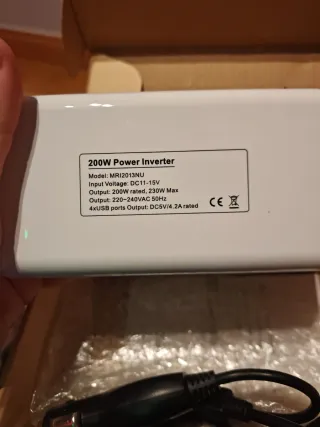 Inversor BESTEK 200W 12V a 220V