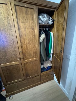 Armario madera 3 puertas