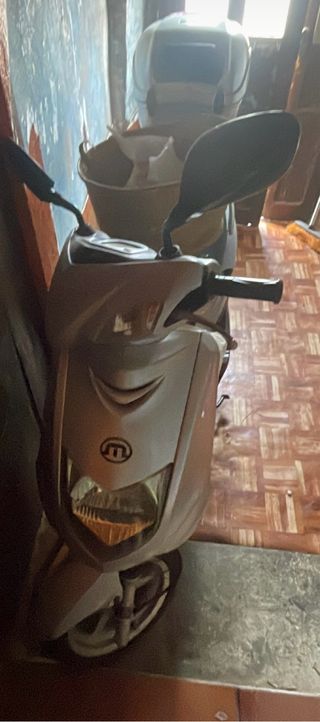 Se vende o cambia x coche Minelli Twenty 125cc 4t