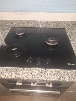 Horno, encimera y campana extractora