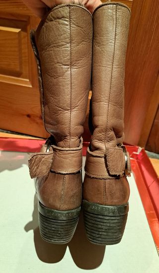Botas de piel altas marrones